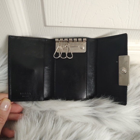 Prada leather keyholder compact VGUC - Picture 7 of 14